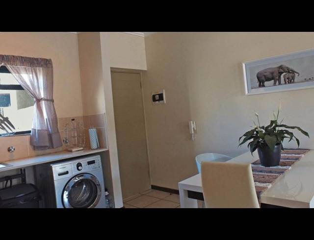1 BEDROOM APARTMENT FOR SALE IN BRYANSTON